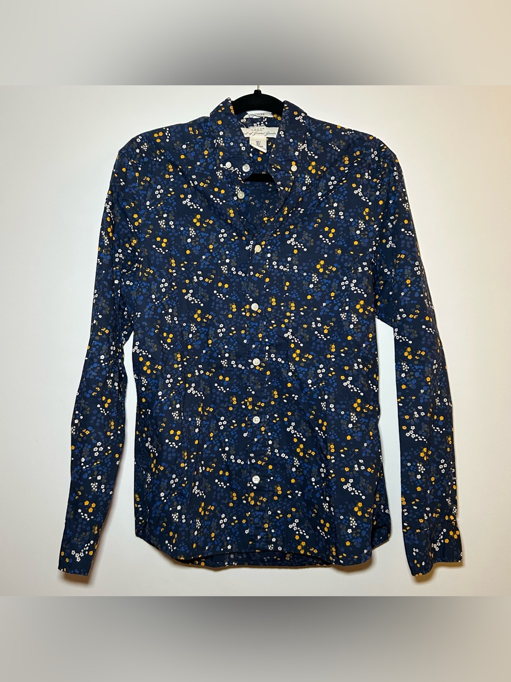 H&M Men’s Blue Floral Button Down Shirt Small